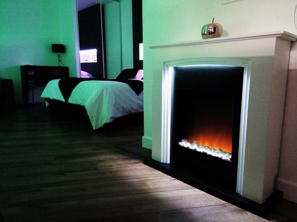 La Pause Romantique Apartment *
